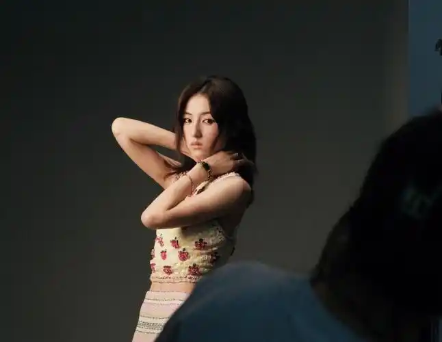 张子枫v中文版开季##张子枫春日小烟熏