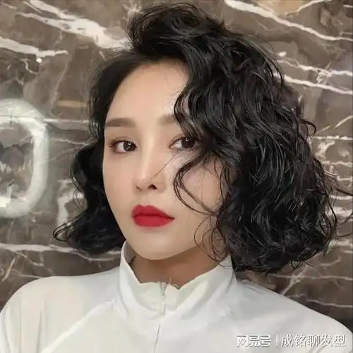 短发也疯狂4050岁轻熟女必备洋气发型大揭秘