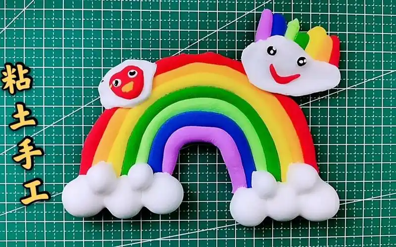 手工粘土:粘土做的七色《小彩虹》配上白白的云朵,简单又可爱