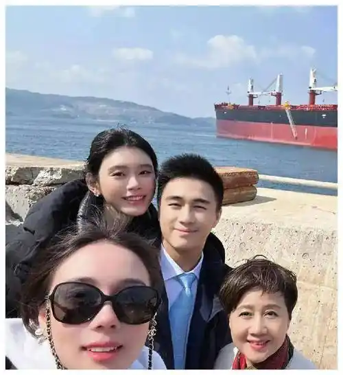 奚梦瑶35岁生日:家人赠一艘新船?属于她还是家族的?_家庭_蓝瞳_王子何
