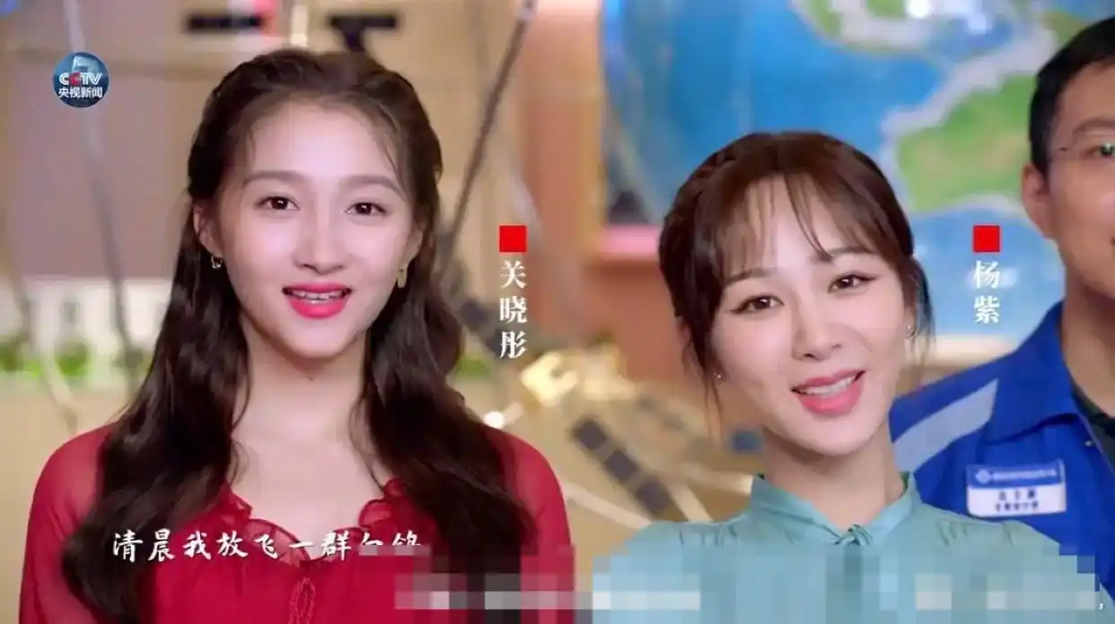 无修图也不打光这关晓彤和迪丽热巴完全和平时没有差别啊