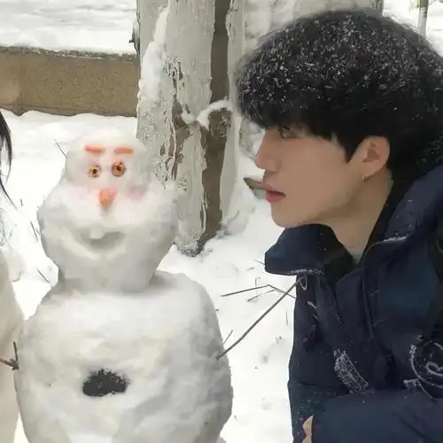 适合冬天用的情侣头像