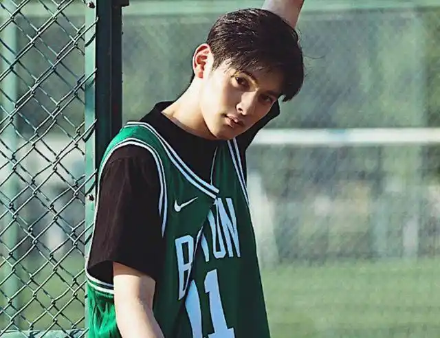 林开拓和何欣告白,但他的爱却让人难以接受,梁又年