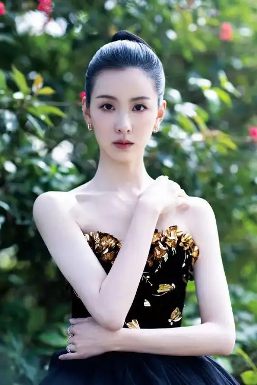 陈都灵丨高清壁纸颜值美炸每一张都让人心动不已324