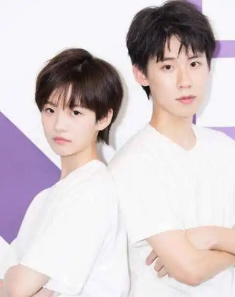 失望好了,正文开始 遗忘这是三小只的花海 遗忘这是三小只的澄海 蓝