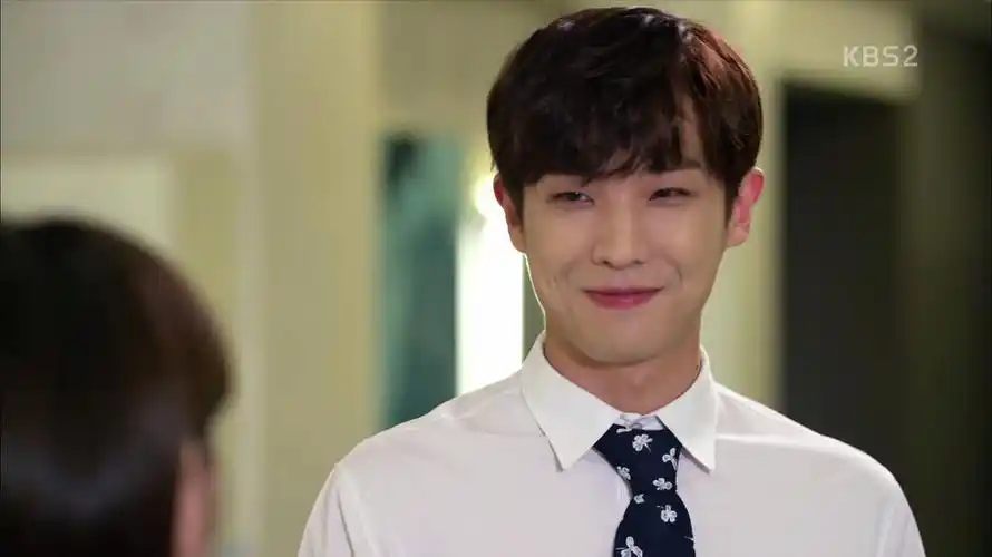 爸爸好奇怪 剧照