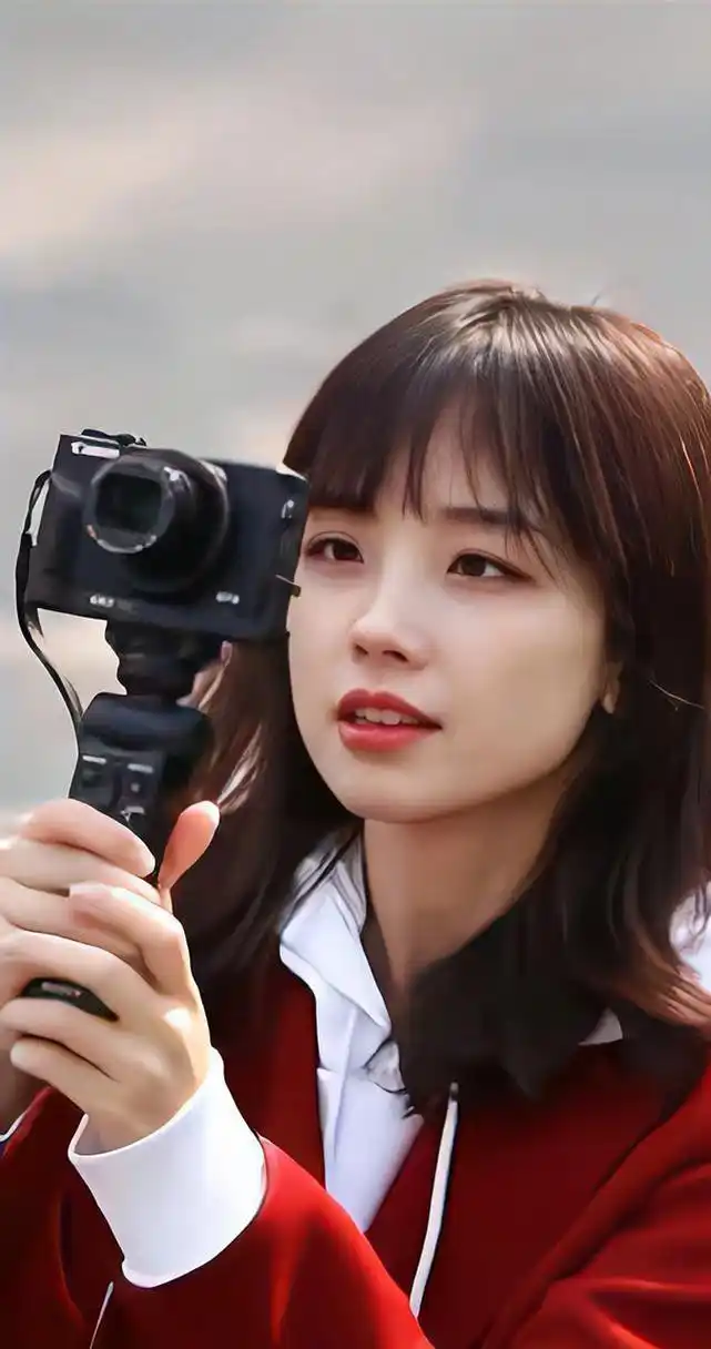 央视主持人王冰冰,魅力无限!