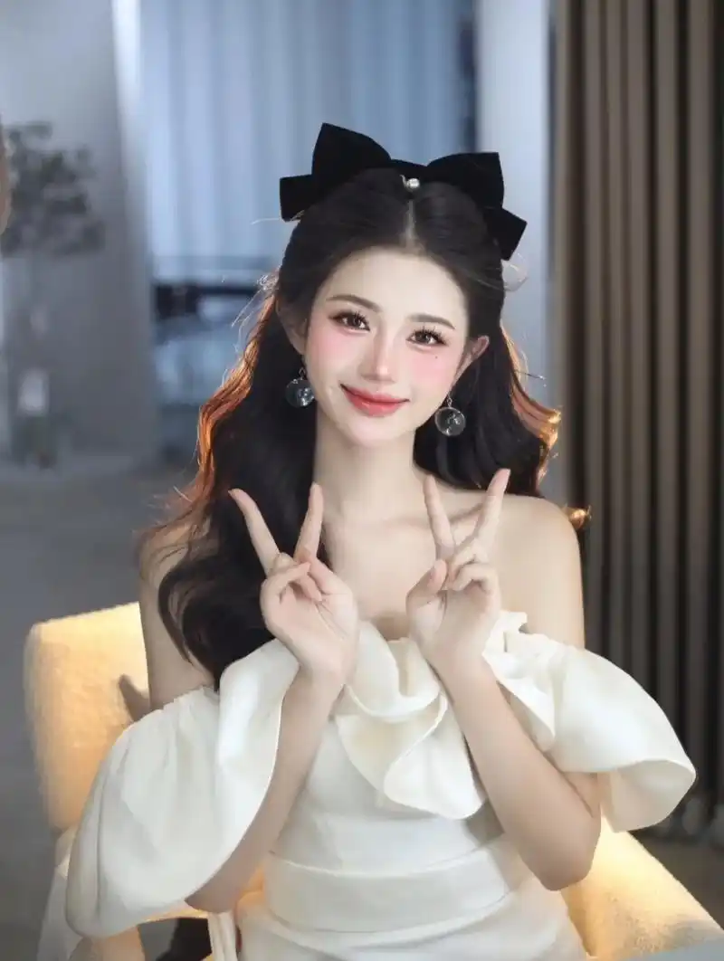 【招募模特】重庆解放碑招募新娘造型94.风格:长相秀气甜美  - 抖音
