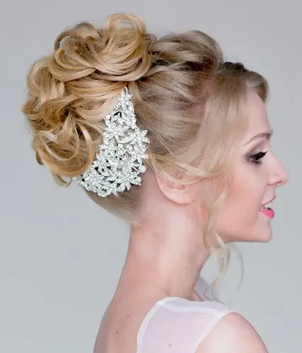 公主风盘发造型