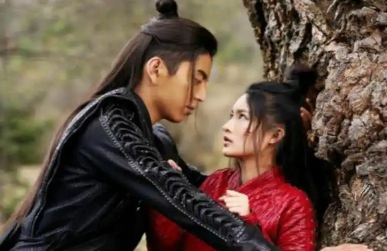 《狼殿下》肖战李沁花絮,妆容精美吸眼球,电视剧播出备受关注