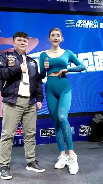 健美女神刘太阳,前凸后翘的身材,我羡慕了!