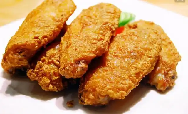 美味下饭菜:香酥炸鸡翅,香辣鸡丁,竹笋炒肉丝