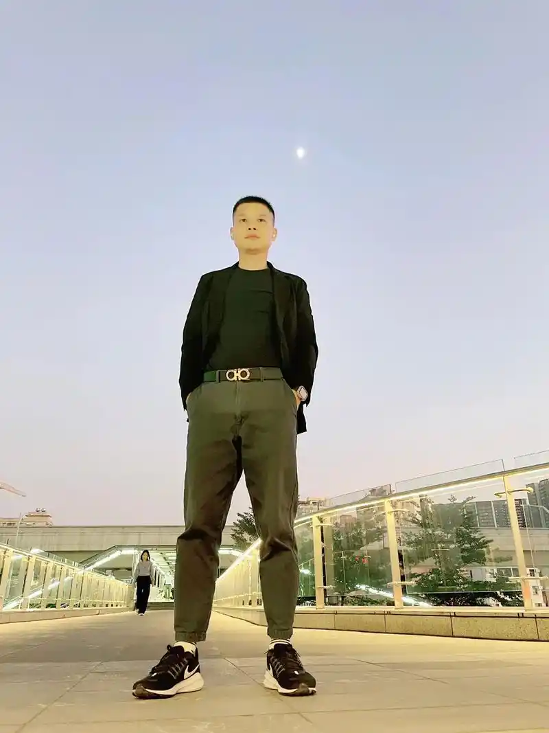 81年属鸡,41岁176高140斤,请求加你为好友,80后已 - 抖音