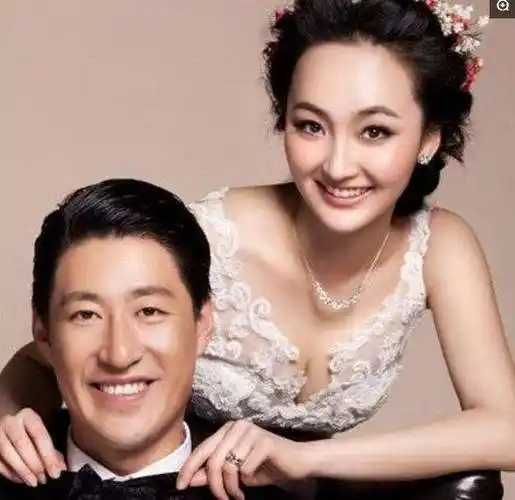 方柏霓年龄多大了,她现在老公是谁?