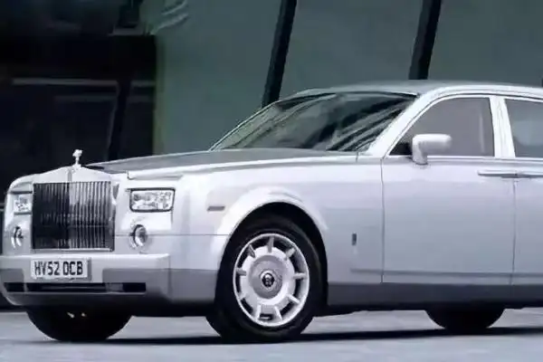 世界上最贵的车77亿劳斯莱斯银魅仅一辆存世皇室专属