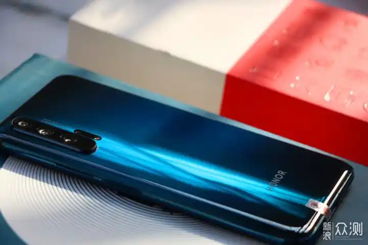 华为荣耀20pro奇幻之美荣耀之至