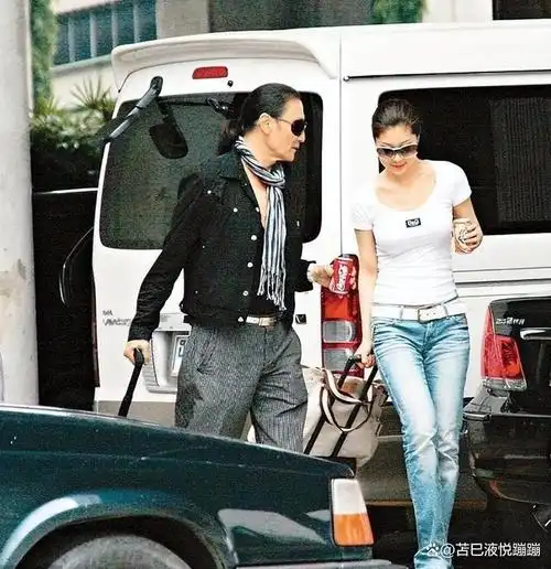 与谢贤共度12载青春换2000万38岁coco现状引人关