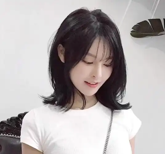 30岁之后选择这六款减龄发型,瘦脸显气质,谁见谁说美!