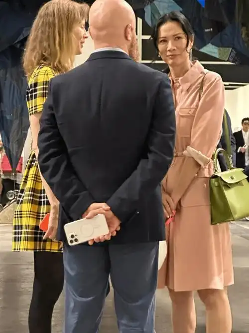 离婚越活越年轻,"向上社交