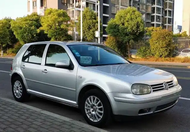 百看不厌的经典老车大众高尔夫4