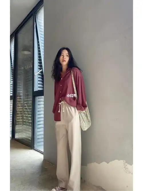 豆沙色衬衫有点好看