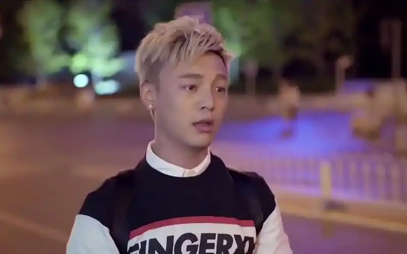 我的体育老师:马克对闺女发脾气,谁知她让自己管好女朋友