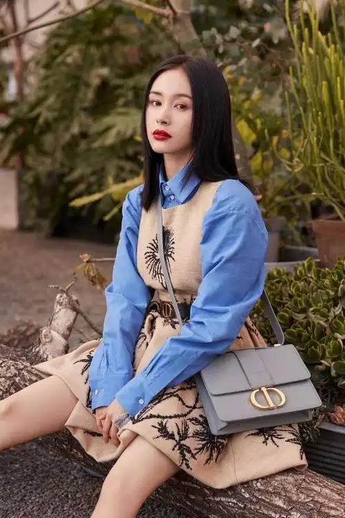 34岁王子文恢复单身后的魔法穿搭原来衬衫这么穿也很时尚洋气