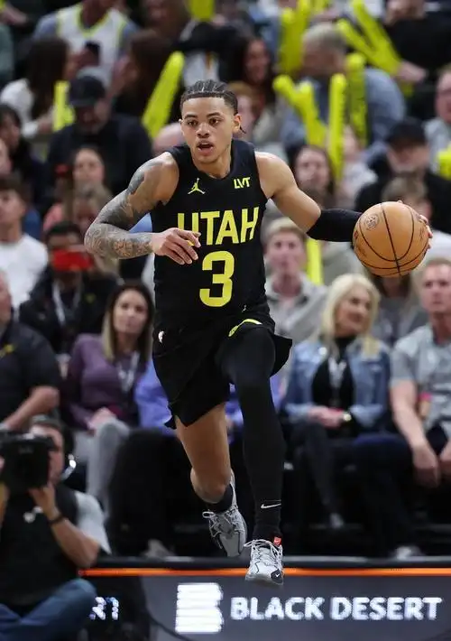 基昂特-乔治14投仅3中拿到9分7板 三分7中0|雷霆队|犹他爵士队_网易