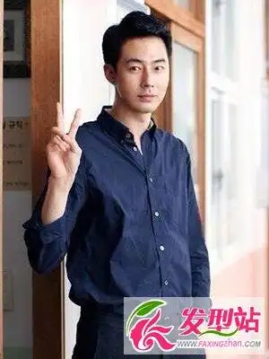 男神赵寅成发型图片尽显成熟气质