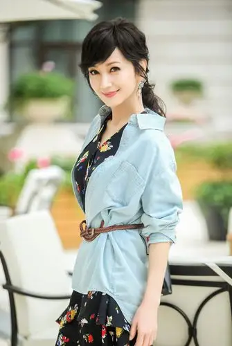 赵雅芝晒美照清新脱俗,网友激动:就这张脸,我可以粉一辈子!