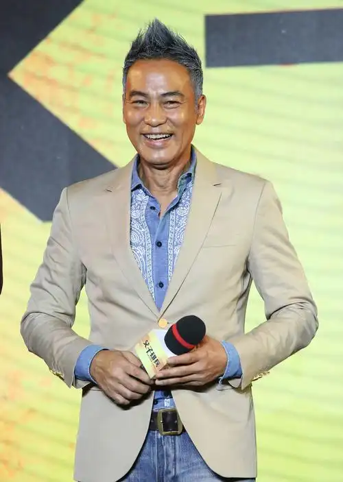 任达华50岁做父亲:爱妻子爱女儿,也爱自己的老家山东