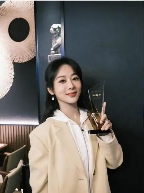 凌晨12点,杨紫官宣新恋情!果然!这一对太甜了快瞒不住了