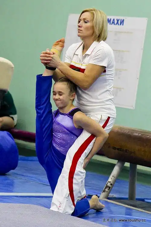 柔术被动搬腿练习