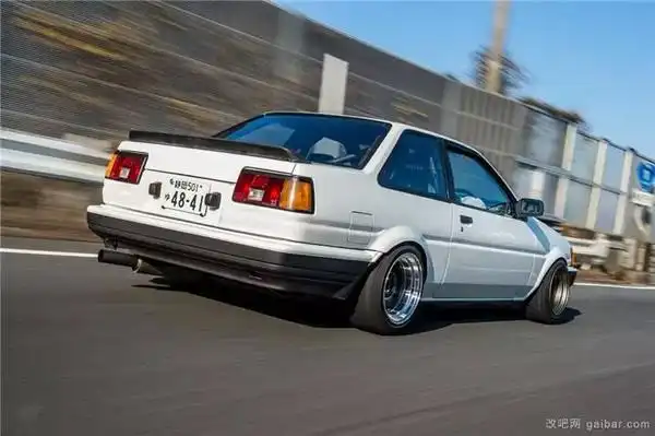 传奇永远不死丰田花冠ae8602levin