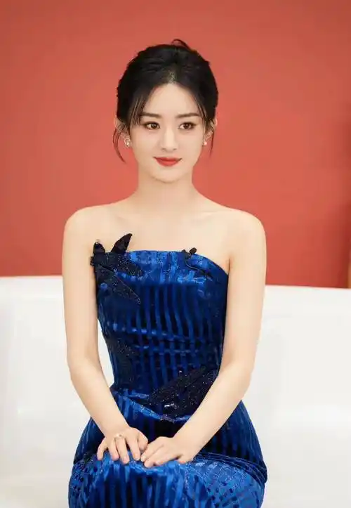 赵丽颖霁蓝色抹胸长裙_颖宝_女性_中国