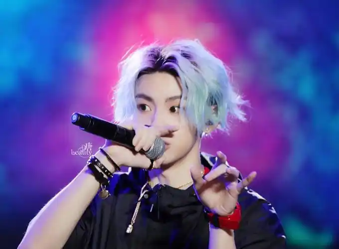 小鬼王琳凯壁纸