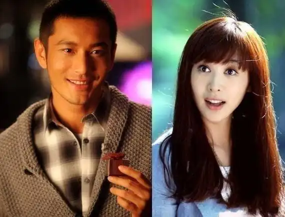 李菲儿在曾志伟面前这一蹲,撕下了多少娱圈女的虚伪面具