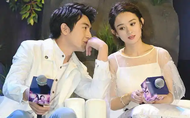 李易峰说赵丽颖不单纯原采访视频(李易峰赵丽颖杨紫萧鼎同台采访)