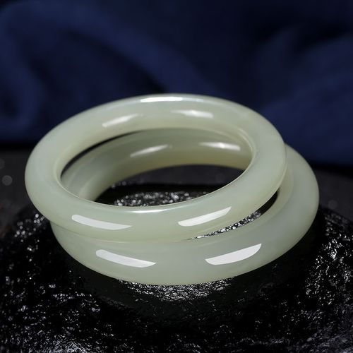 鑫万宝玉手镯少女粗细款和田玉青玉手镯女款玉镯子天