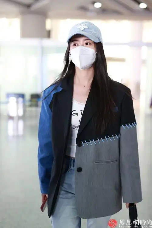 袁冰妍北京首都机场街拍.打开凤凰新闻,查看更多高清图片