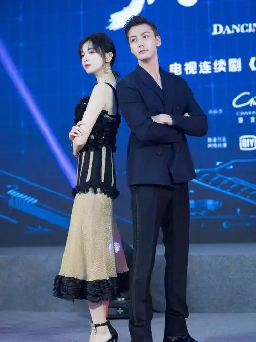 感觉这次陈伟霆和娜扎配一脸很有cp感