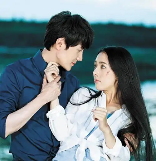 冯绍峰和郭碧婷主演新剧《那片星空那片海》.网上图片