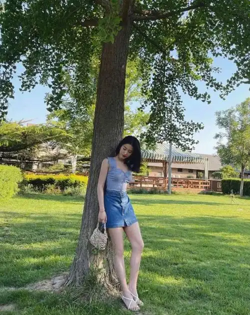 法式穿搭跟着杨采钰学就对了常见单品演绎出高级感气质没得说