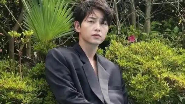 中国游客偶遇宋仲基合照反应曝私下真面目网全赞翻