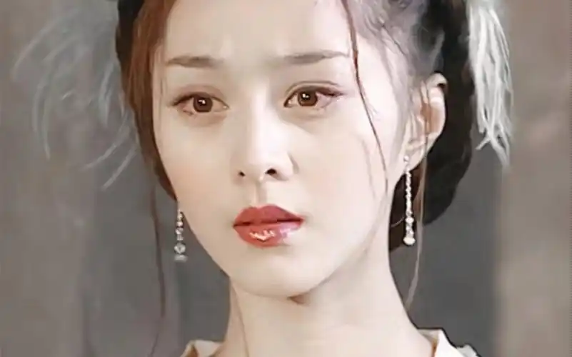 20岁的范冰冰,像是灵动娇嫩的白月光