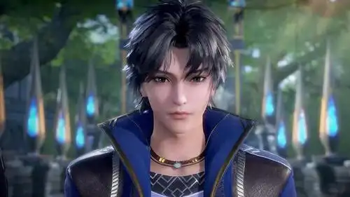 而斗罗大陆中的少年唐三是短发,看起来干净利落,整体服装以蓝黑色为主