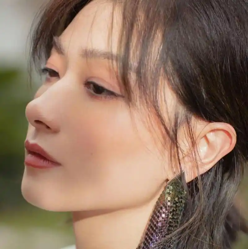 鼻综合手术常用的材料有哪些?鼻整形最好不超过三次吗?