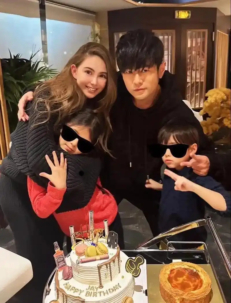 jay #昆凌周杰伦 好幸福 要一直幸福一辈子一辈子 - 抖音