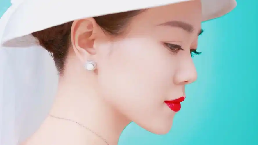 我以为——庄心妍. 以前唱歌的时候手机都拿不稳