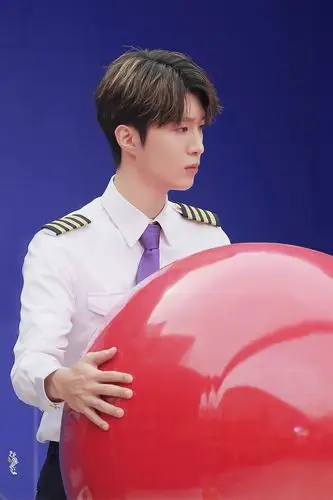 2020范丞丞品牌活动_高清图片大全-爱豆app